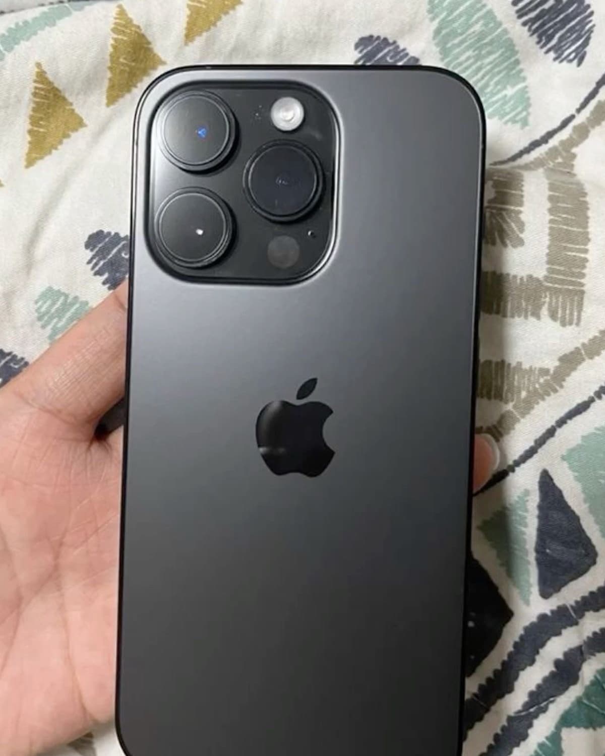 Apple iPhone 15 Pro Max 256 Go Neuf, scellé